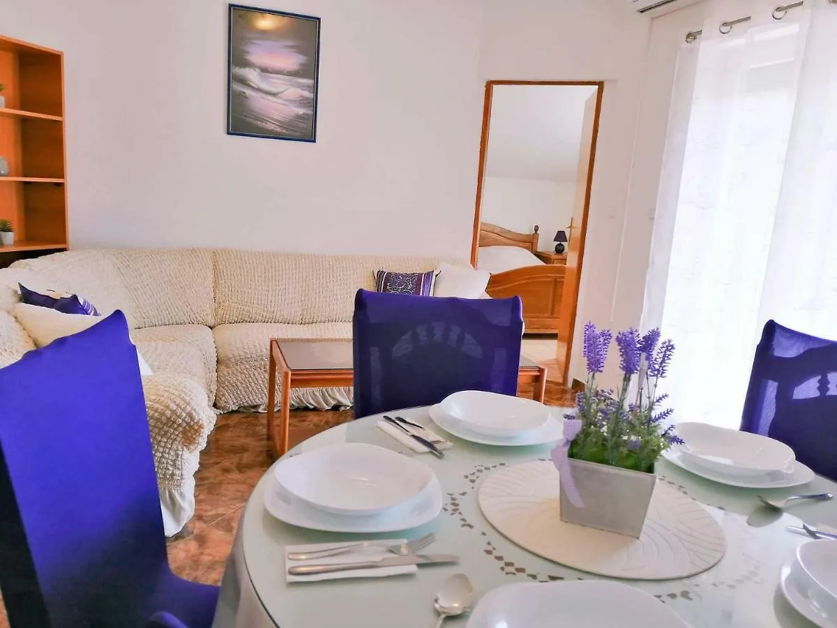 Apartments Nevistic Tribalj